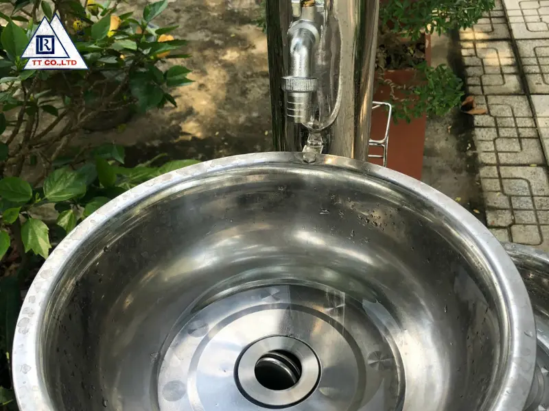 So sánh cây nước inox đa năng một chậu rửa và hai chậu rửa 