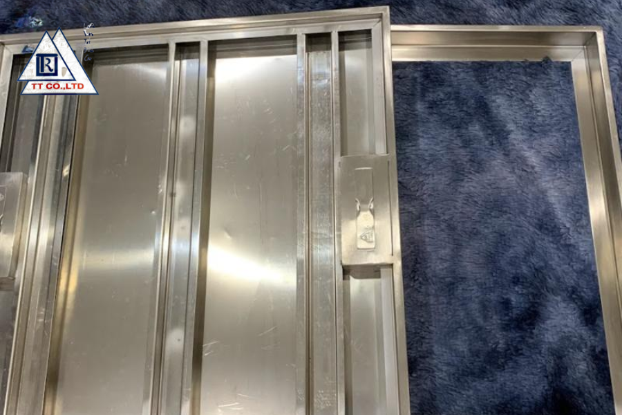 Inox (thép không gỉ) -- vật liệu cốt lõi của nắp bể âm sàn
