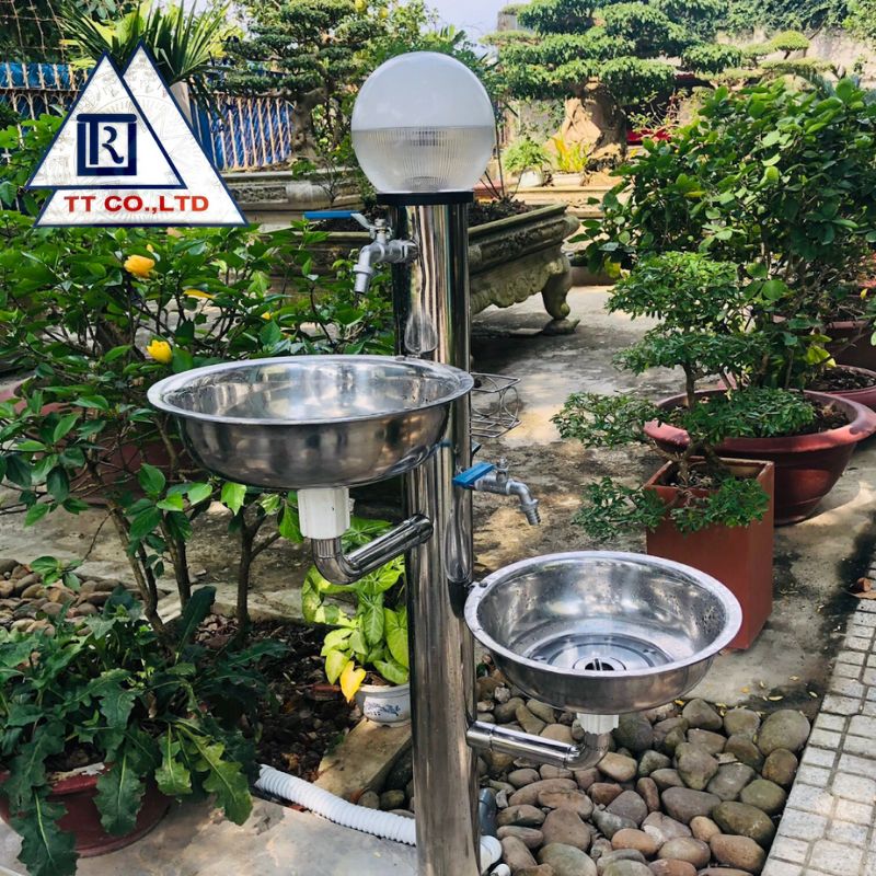 chất liệu inox gia công trụ nước