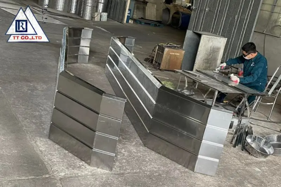Gia Công Chấn Gấp Inox Chuyên Nghiệp Theo Yêu Cầu Tại Inox Trọng Tín 