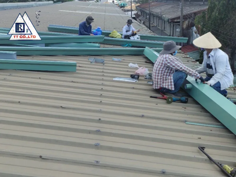 Hình ảnh lắp đặt máng xối tại công trình