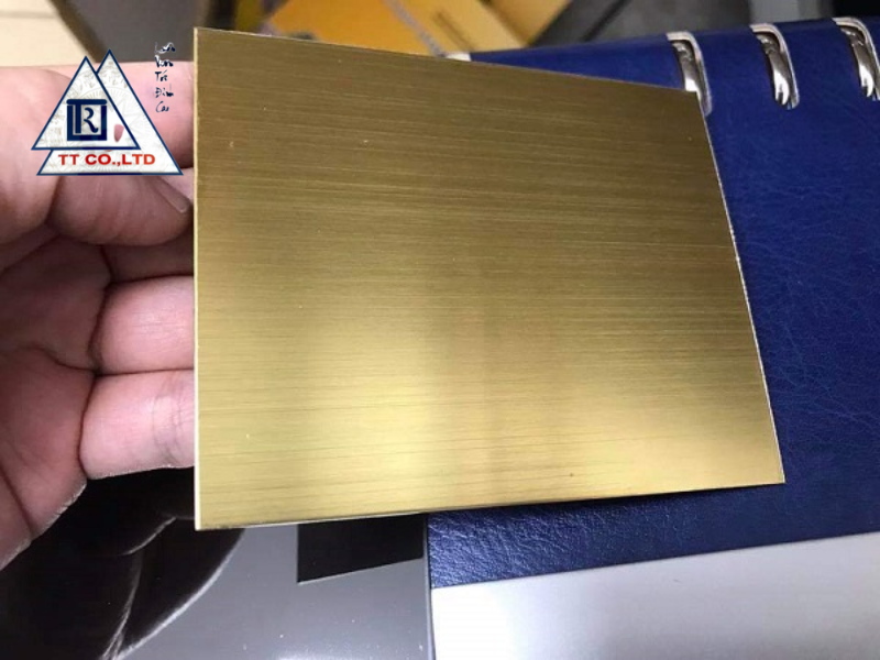 Inox xước hairline có những đường xước song song nhau