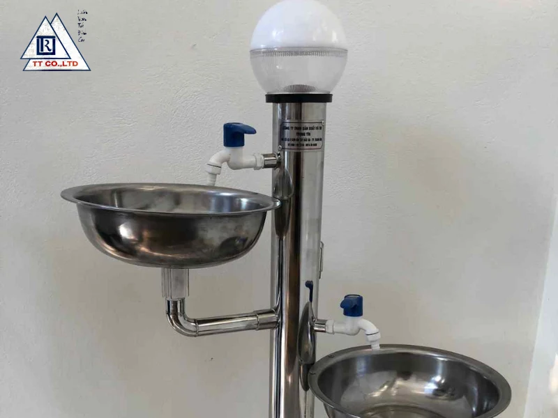 Lợi ích của cây nước inox đa năng có đèn 