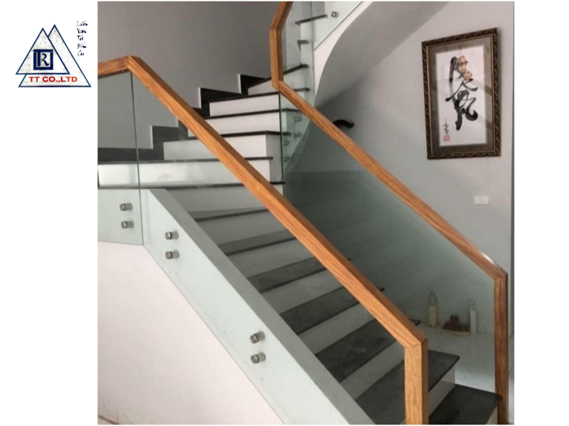 Cầu thang inox có bậc gỗ/kính