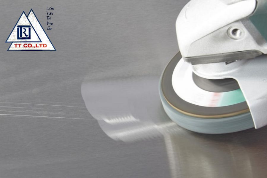 Gia công đánh bóng inox là một quy trình xử lý bề mặt inox